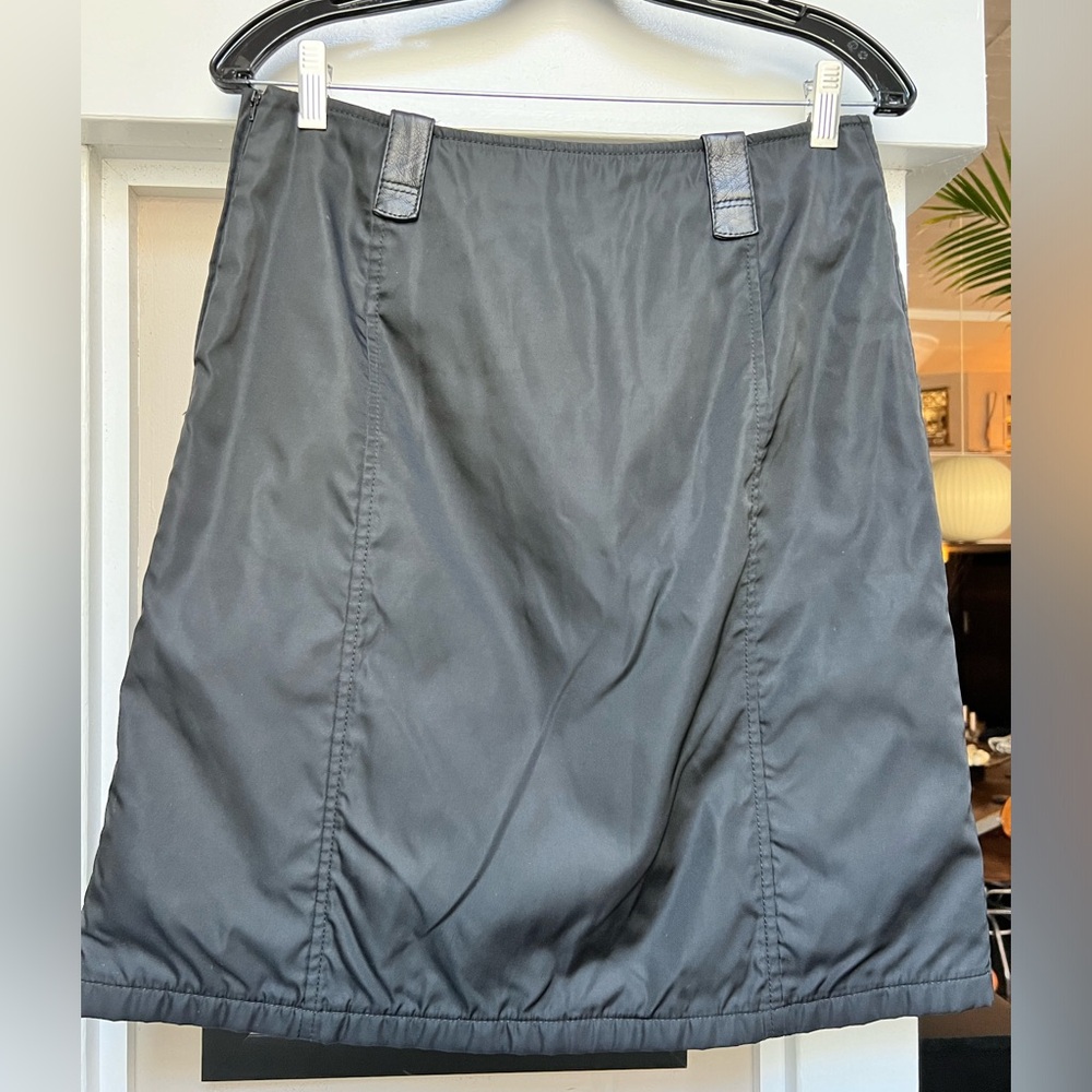 Vintage Prada Leather and Nylon skirt, Size 42 (Italian), Size 6 (US)